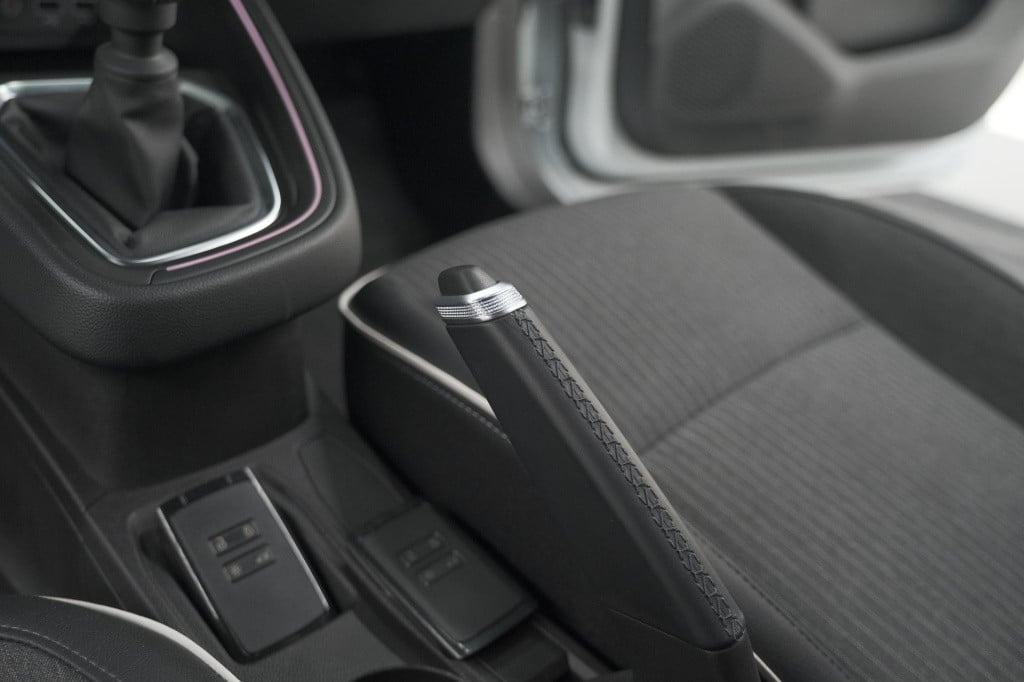 Renault Clio tce 90 techno | camera | 9.3 inch scherm | apple carplay | par