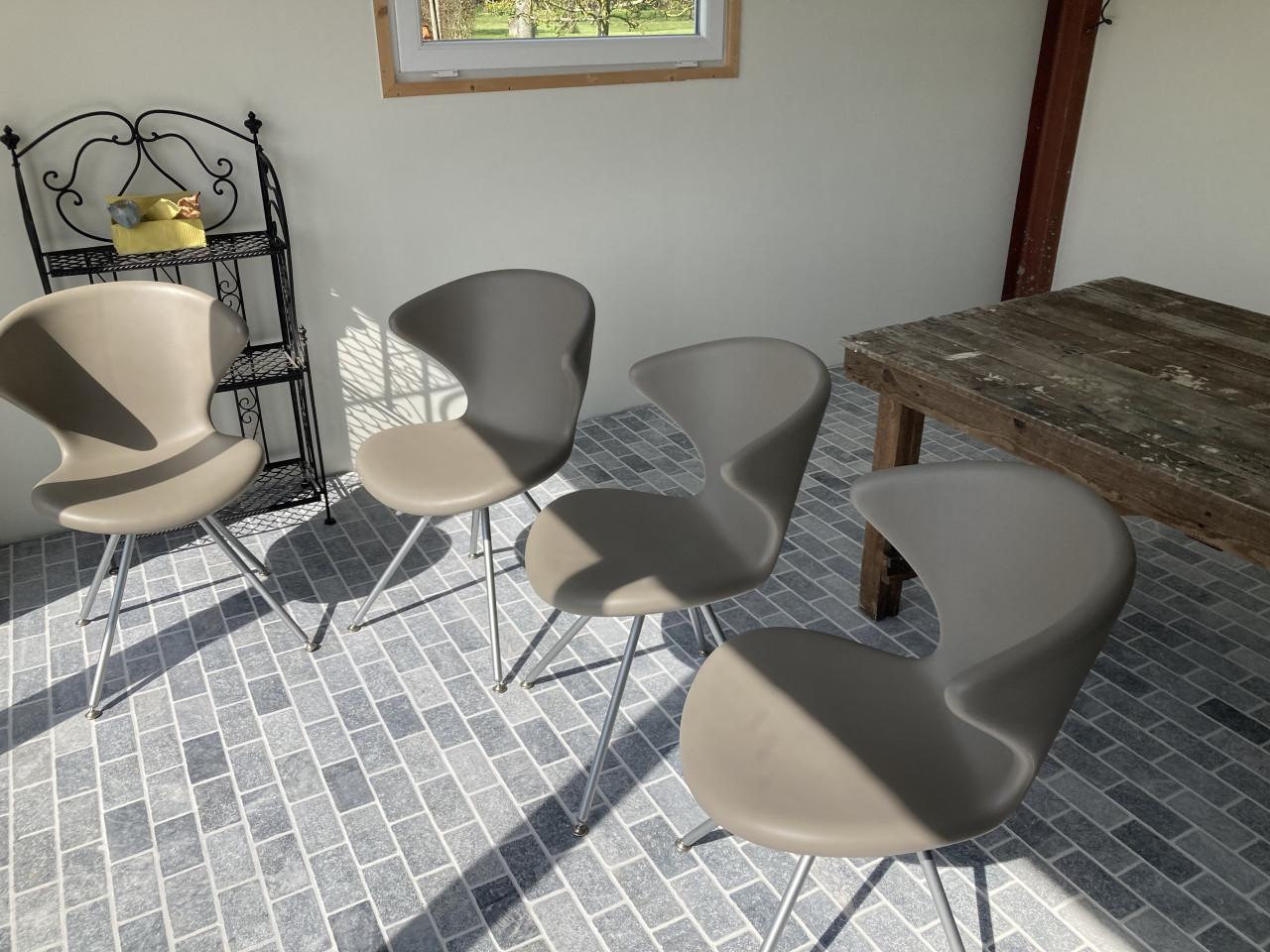 Eetkamer stoelen Tonon