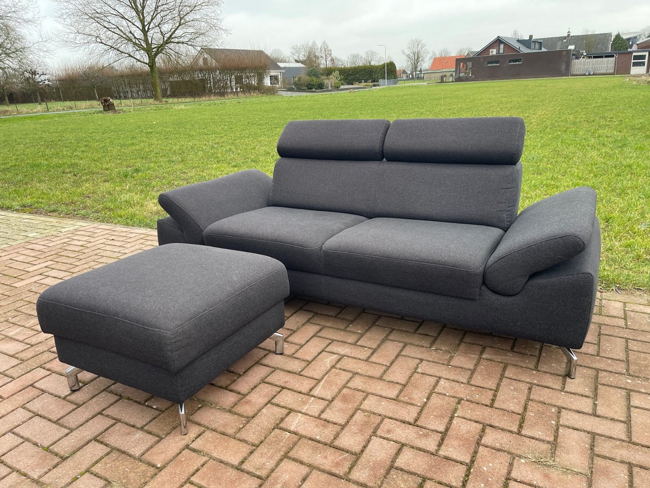 GRATIS LEVERING HEEL NL Montel 3-zits Antraciet Bankstel + Hocker
