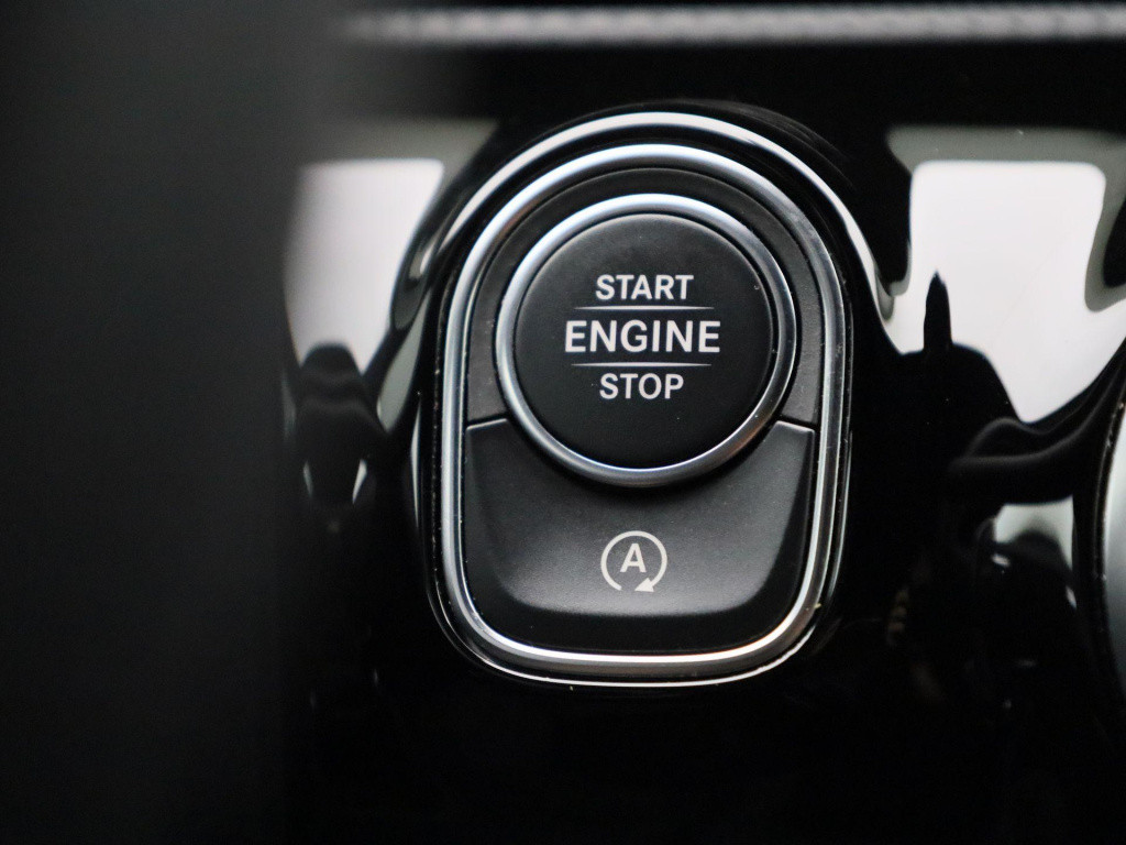 Mercedes-Benz A-Klasse 200 business solution amg | automaat | navigatie | a