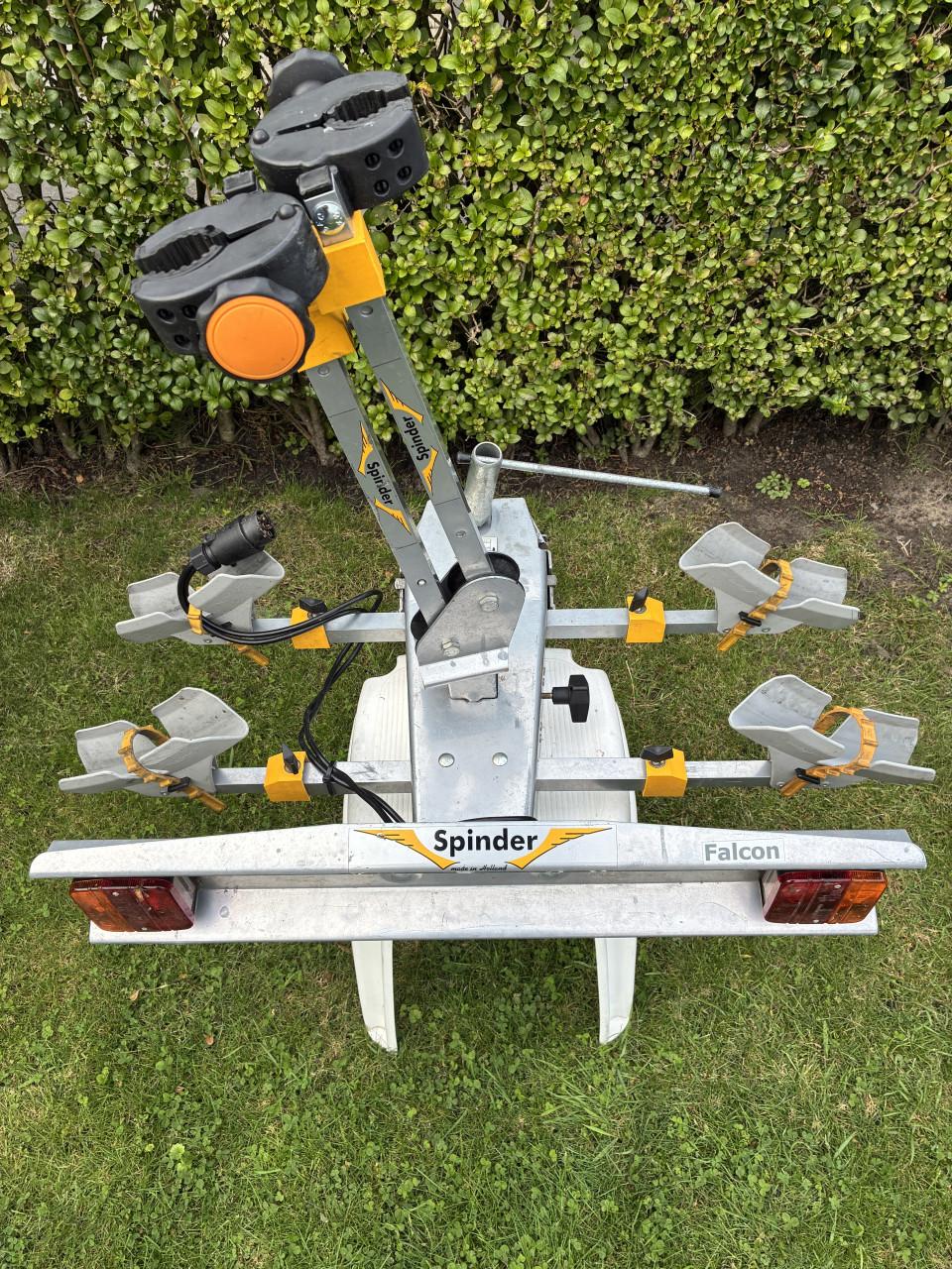 Spinder Falcon fietsdrager voor 2 fietsen.