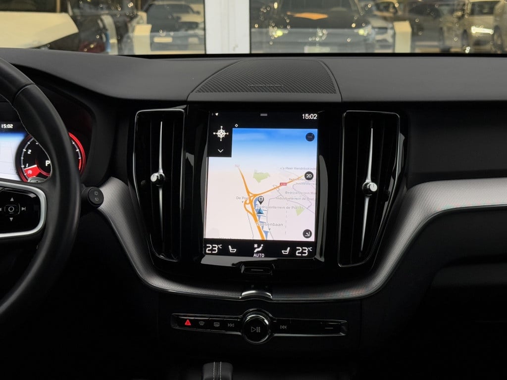 Volvo XC60 b5 264pk r-design| panodak| adap.cruise| 360camera| h&k sound
