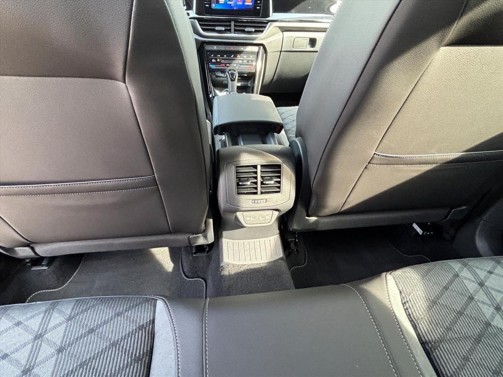 Volkswagen T-roc 1.5 tsi 150pk 7-dsg r-line|camera| dodehoek|carplay|led| r