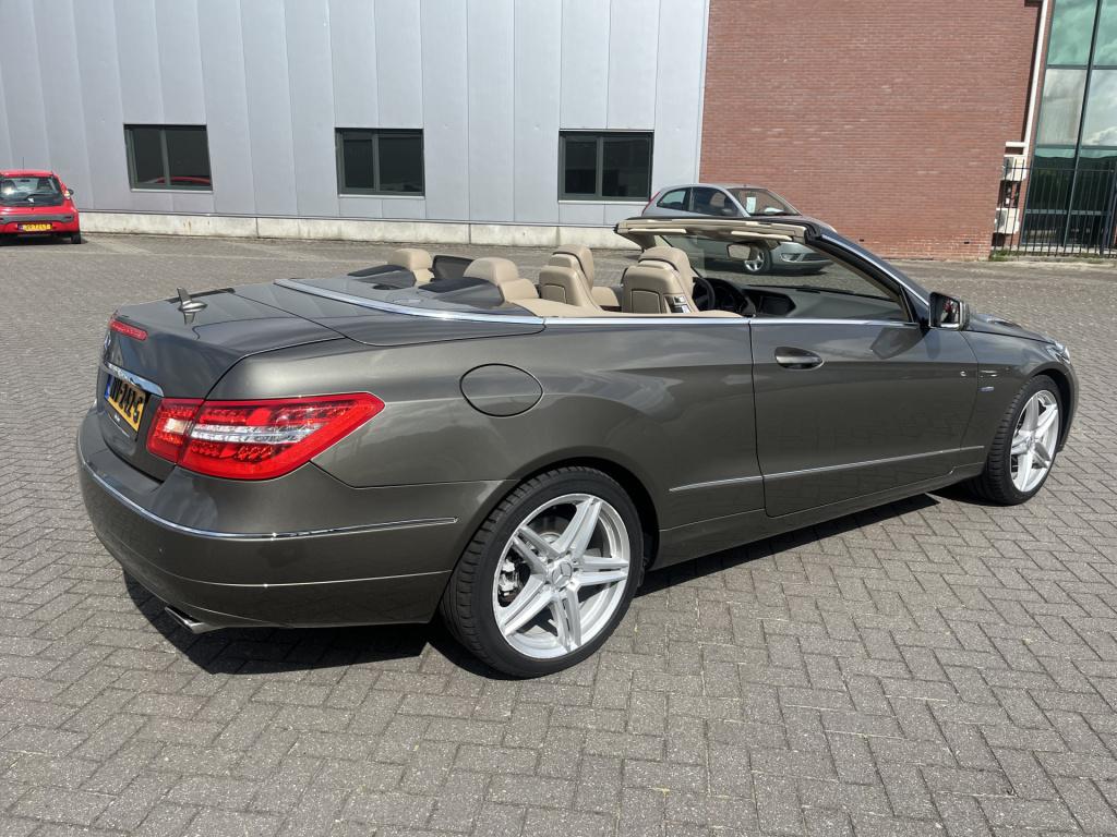 Mercedes-Benz E-Klasse cabrio 300 cgi elegance 118 dkm zeer mooie cabrio