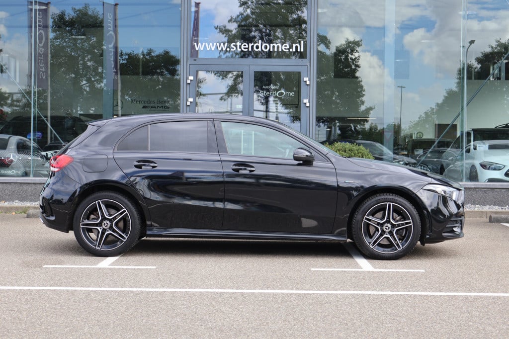 Mercedes-Benz A-Klasse 250 e business solution amg limited l mbux l camera 