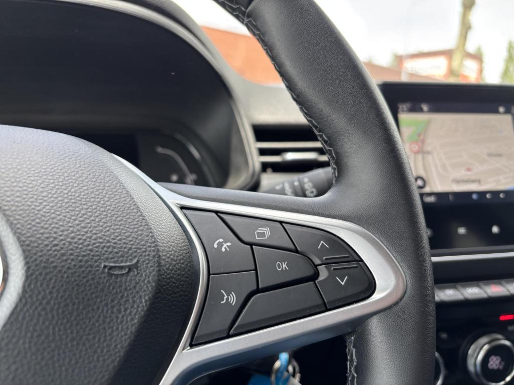Renault Clio 1.6 e-tech hybrid 140 zen easy link pack