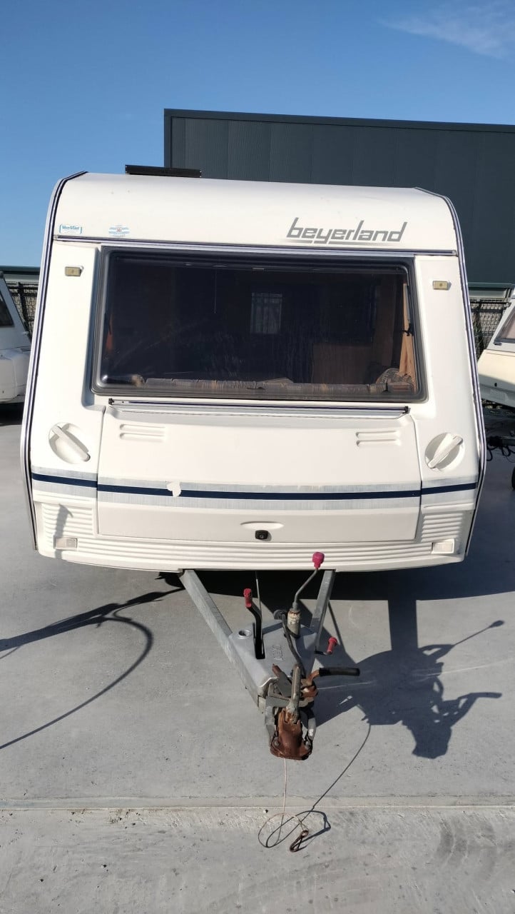 Beyerland 490 met mover en voortent