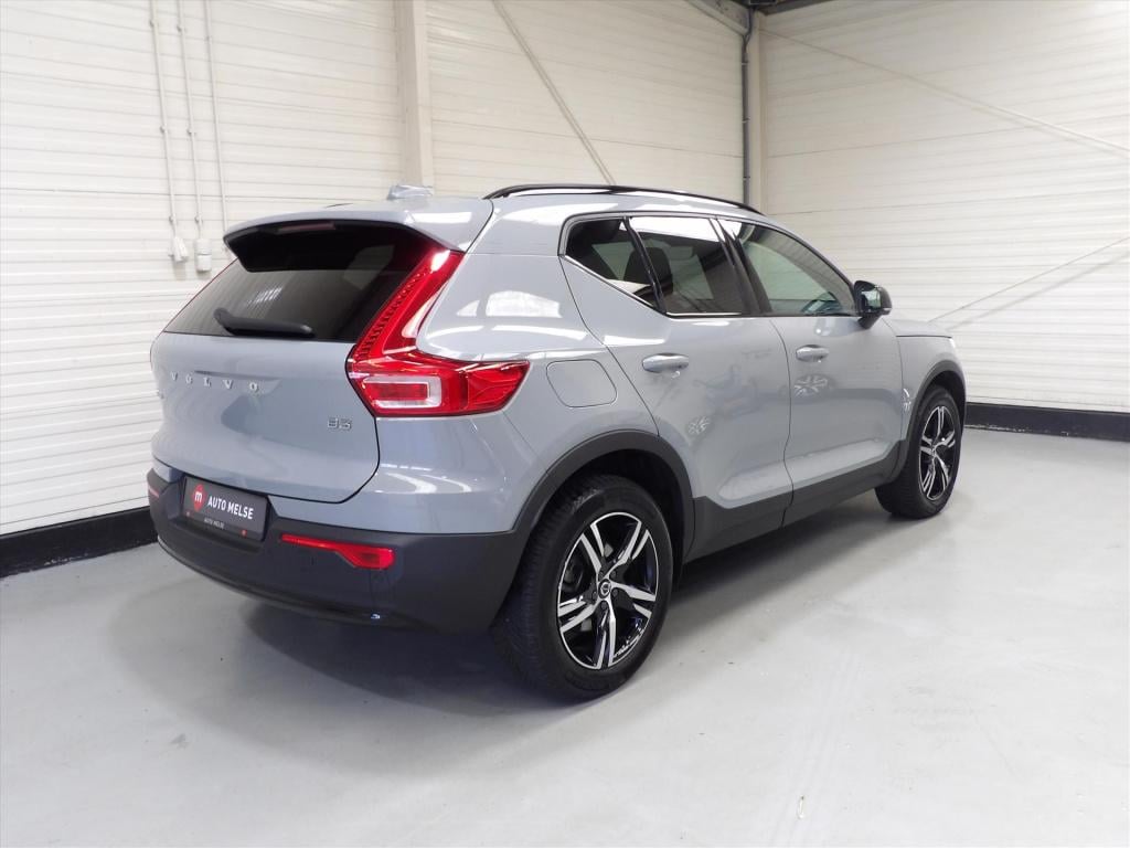 Volvo XC40 b3 163pk mild hybrid aut plus dark
