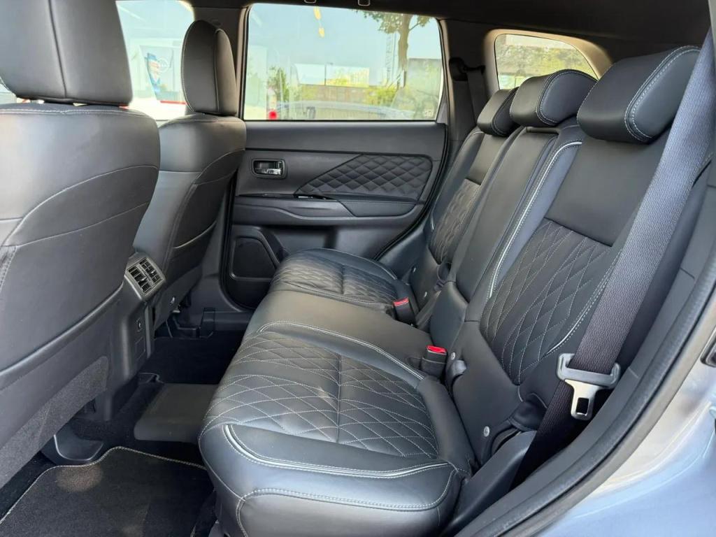 Mitsubishi Outlander 2.4 phev instyle panoramadak|trekhaak|1500kg trekgewic