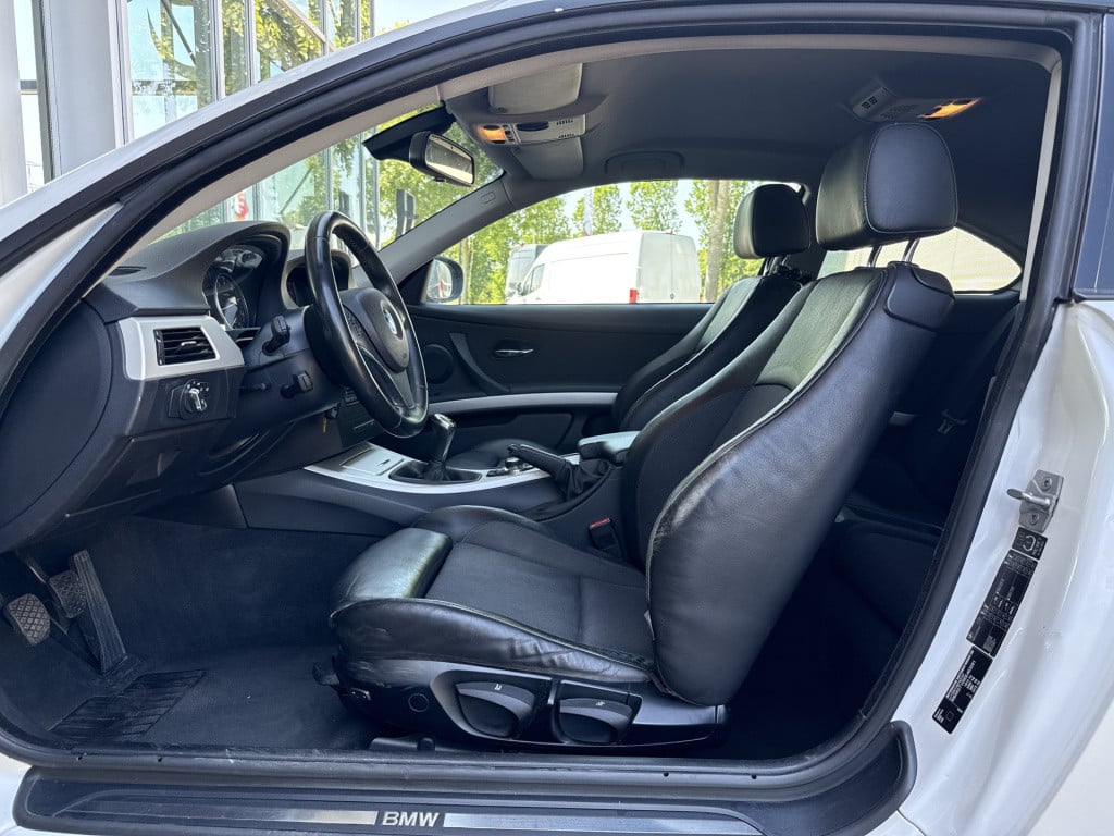 BMW 3-serie coupé 320i business line | parellak | navi | pdc | bi-xenon