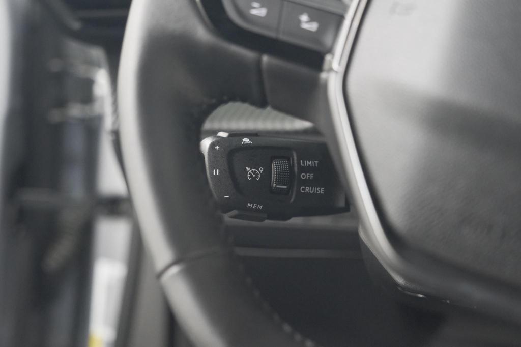 Peugeot 2008 hybrid 136 e-dcs6 allure | 360 camera | dodehoekdetectie | nav