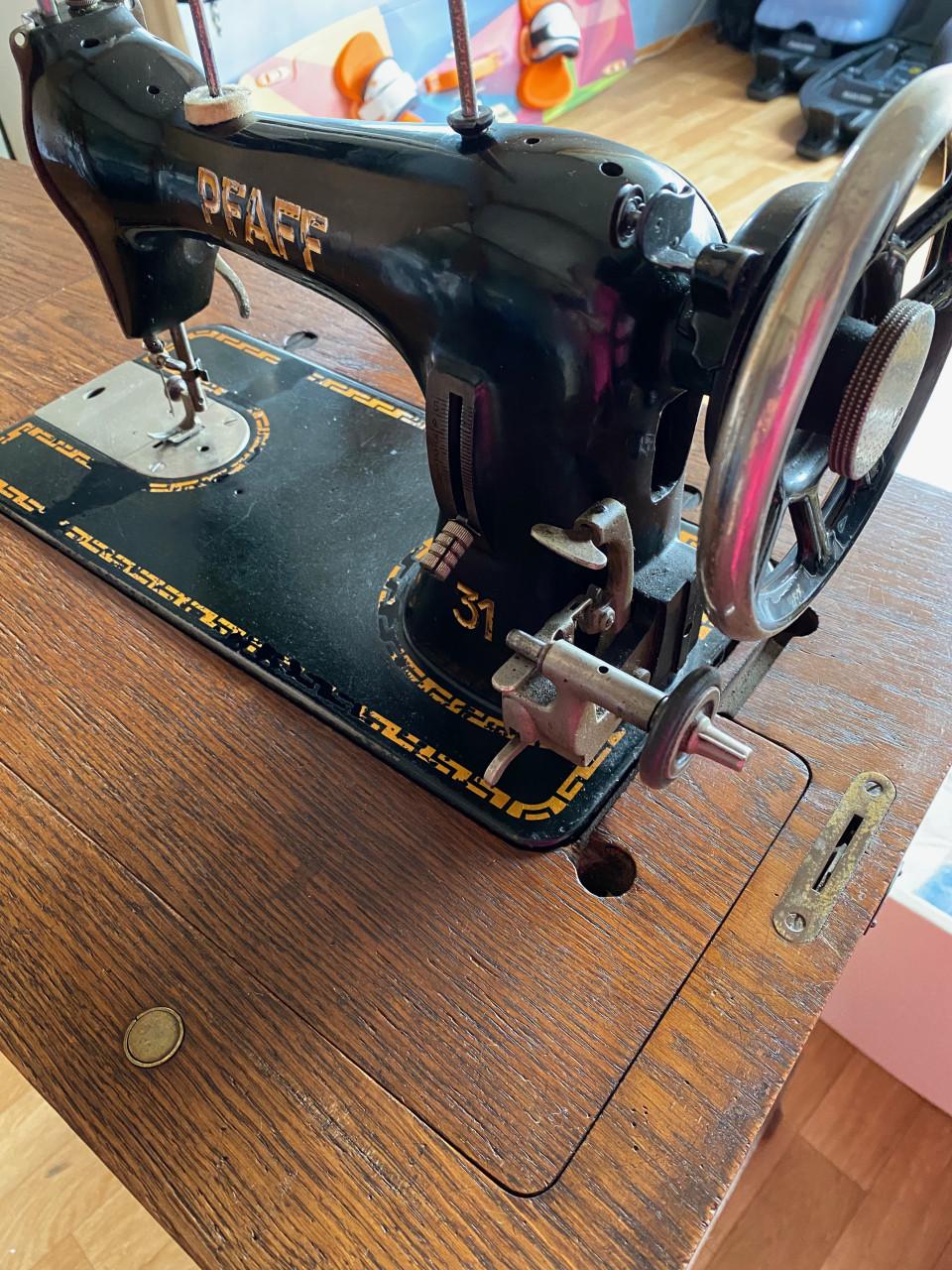 Antieke Singer naaimachine