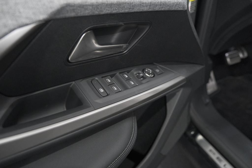 Peugeot 3008 1.2 hybrid 136 gt | adaptieve cruise control | camera | elektr