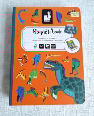 Janod Magneti' book Dinosaurussen, 3 jr e.o. (nieuw € 18,00)