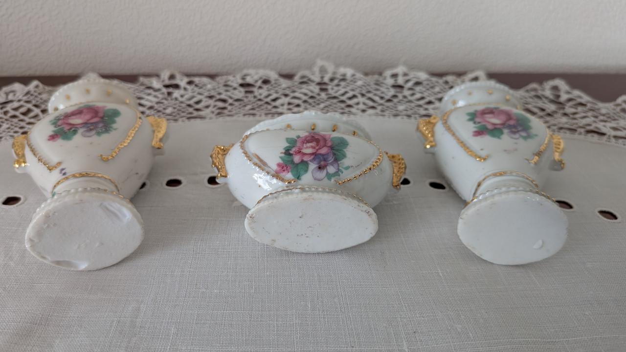 Antieke driedelige set Duitse porseleinen miniatuur vaasjes - Germany 3109