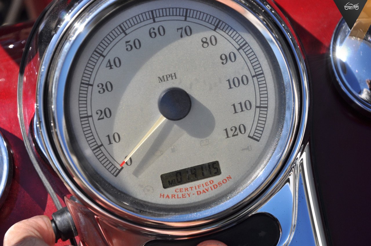 Harley Davidson FLHRSI Road King Custom Strakke motor!