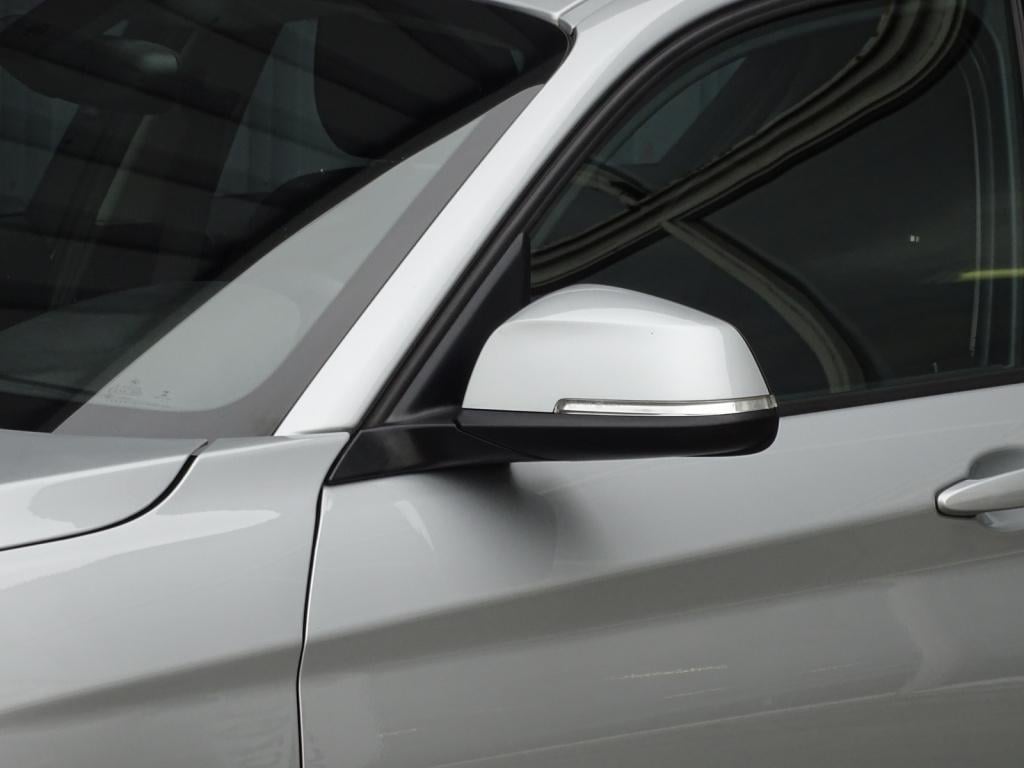 BMW 1 Serie 118i corporate lease essential automaat | led | navi