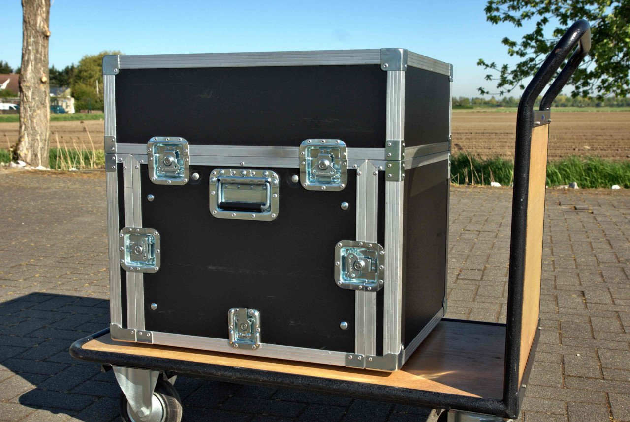 Te koop flightcase 19"  (tape rack)
