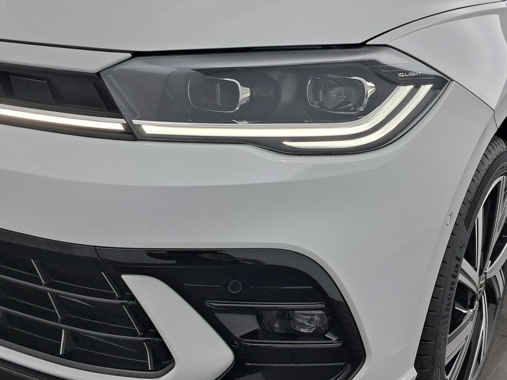 Volkswagen Polo r-line-edition 1.0 70 kw / 95 pk tsi hatchback 7 v