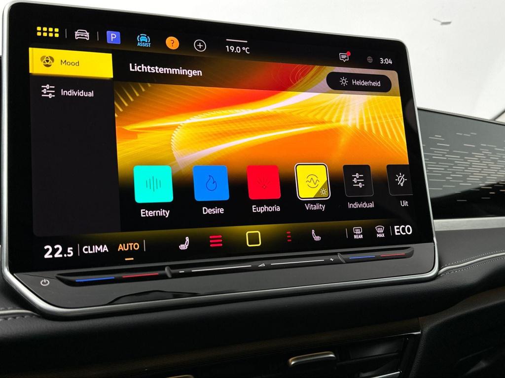 Volkswagen Passat variant 1.5 ehybrid elegance business dsg6 204pk