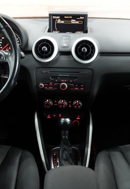 Audi A1 1.4 tfsi | stoelverw. | automaat | 18" | pdc |