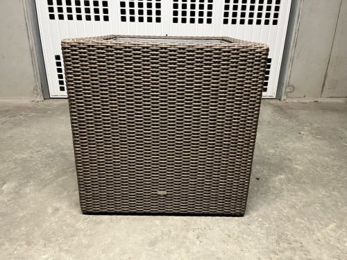 Wicker plantenbak bruin