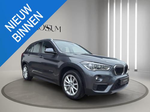 BMW X1 sdrive18i executive | verwarmde sportstoelen | camera | led | trekha