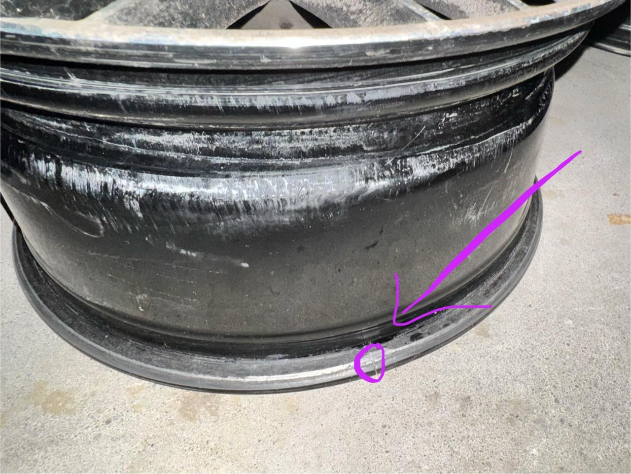 Audi lichtmetalen velgen – set van 4 – opknapper – 1 velg haarscheurtje