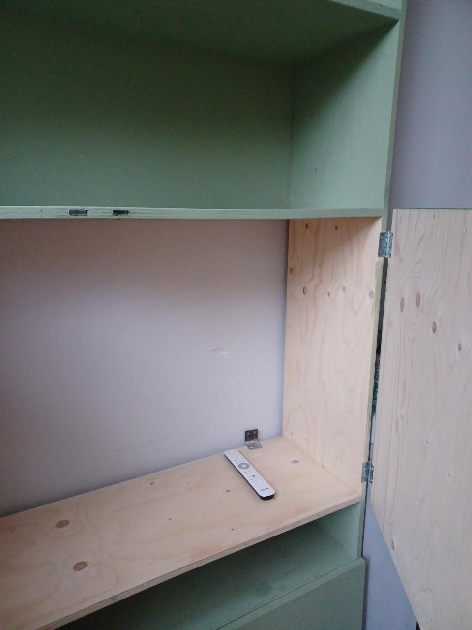 Handgemaakte wandkast