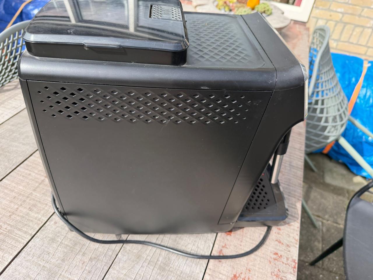 Koffiemachine Philips EP2220 ( gratis melkschuimer erbij)