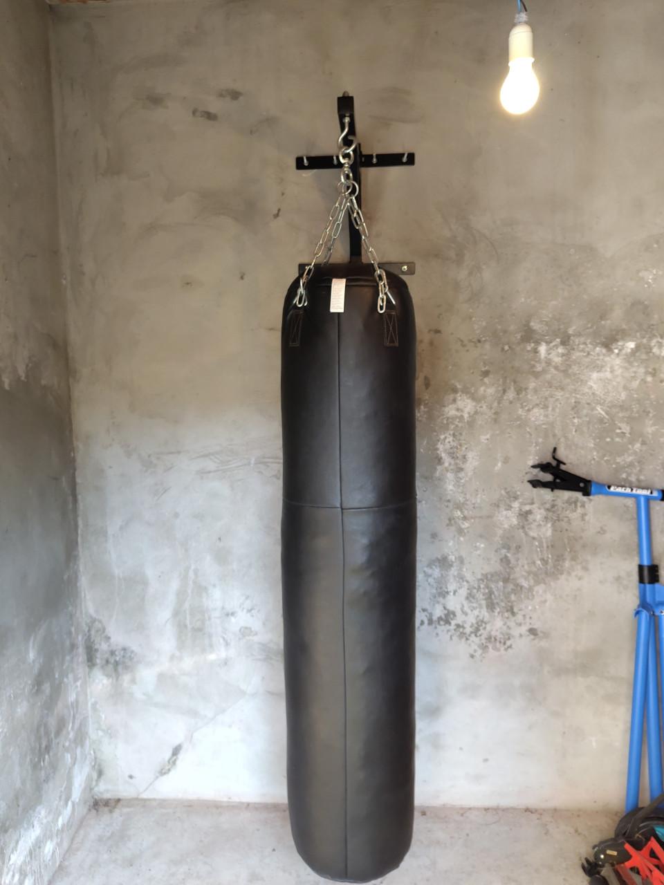Bokszak 150cm 35kg met muurbeugel