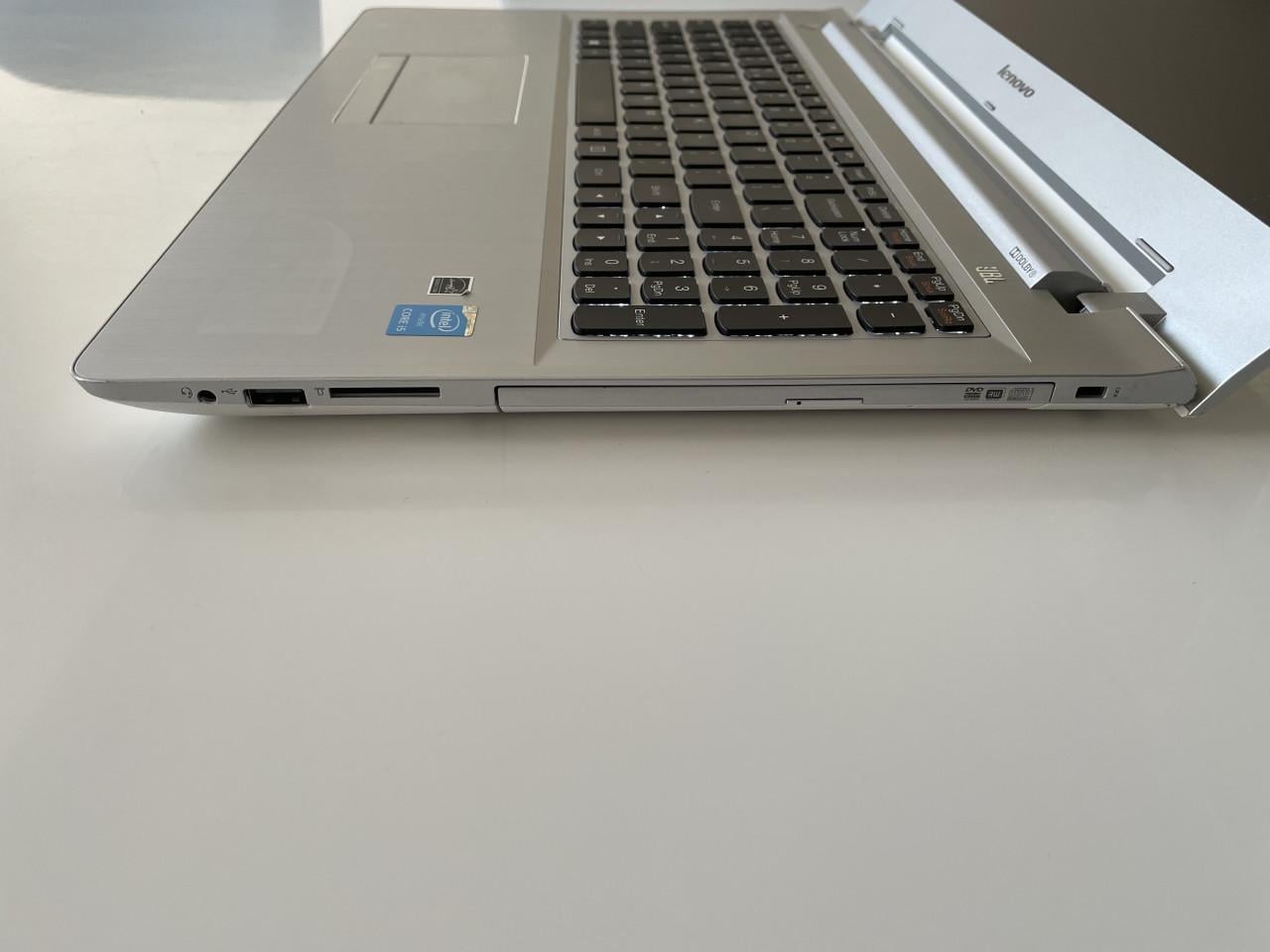 Laptop met SSD en Verlicht Toetsenbord