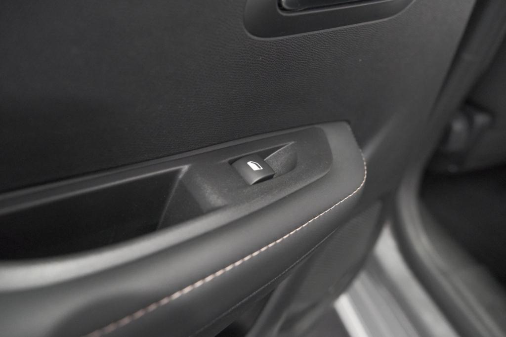Peugeot 208 puretech 100 allure | apple carplay | parkeersensoren | climate