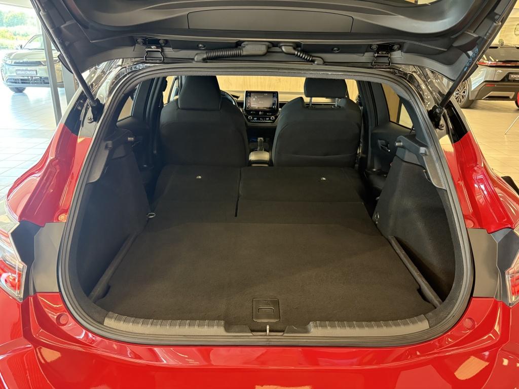 Toyota Corolla 2.0 180pk hybrid style limited | stuur+ stoel.verw | camera|