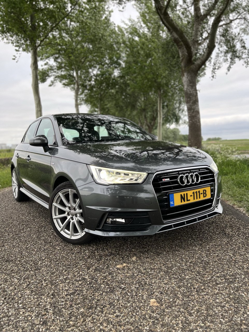 Audi A1 1.0 Tfsi 70KW Sportback 2017 grijs S-line