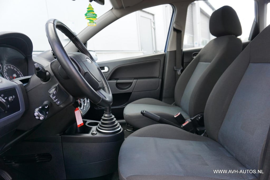 Ford Fiesta 1.4-16v crossroad