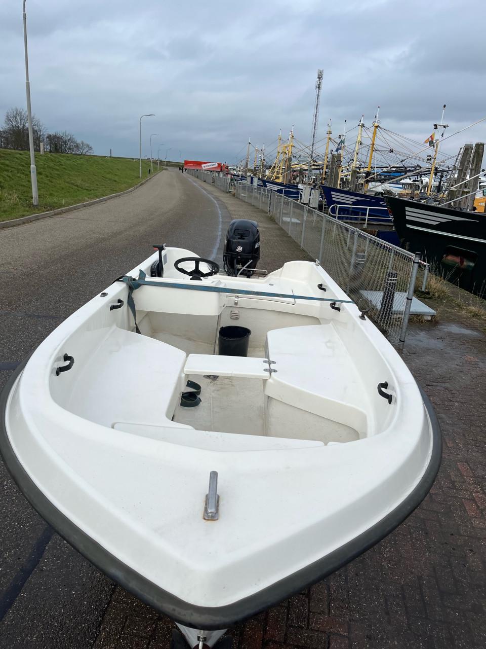 Te koop ryds 435 met mercury 25 pk