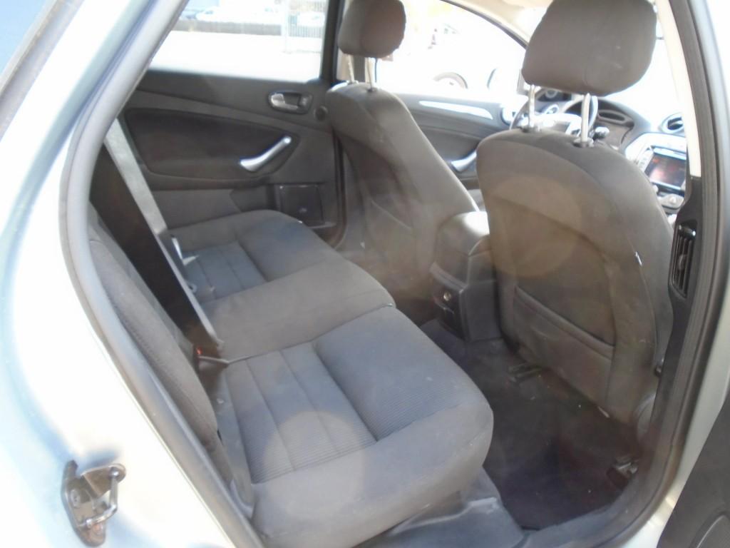 Ford Mondeo 2.0-16v titanium
