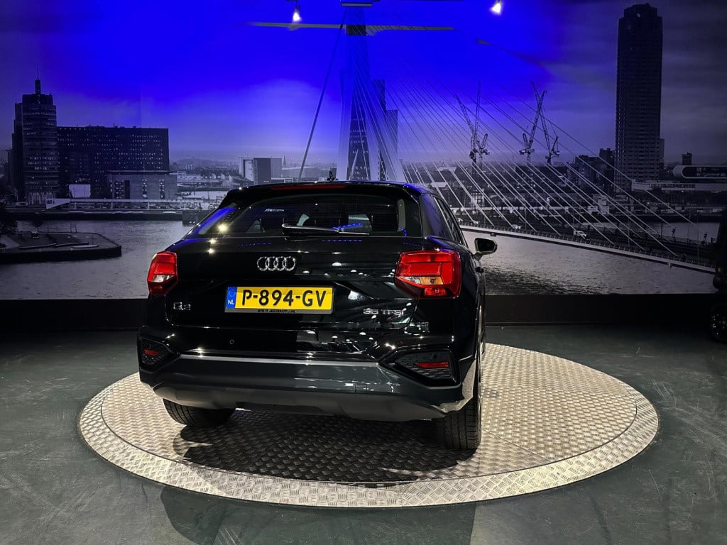 Audi Q2 35 tfsi business edition *navi*led*leer*trekhaak*