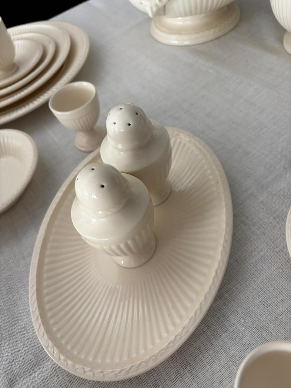 Compleet Wedgewood Edme servies