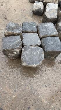 Aanbieding kasseien basalt lava