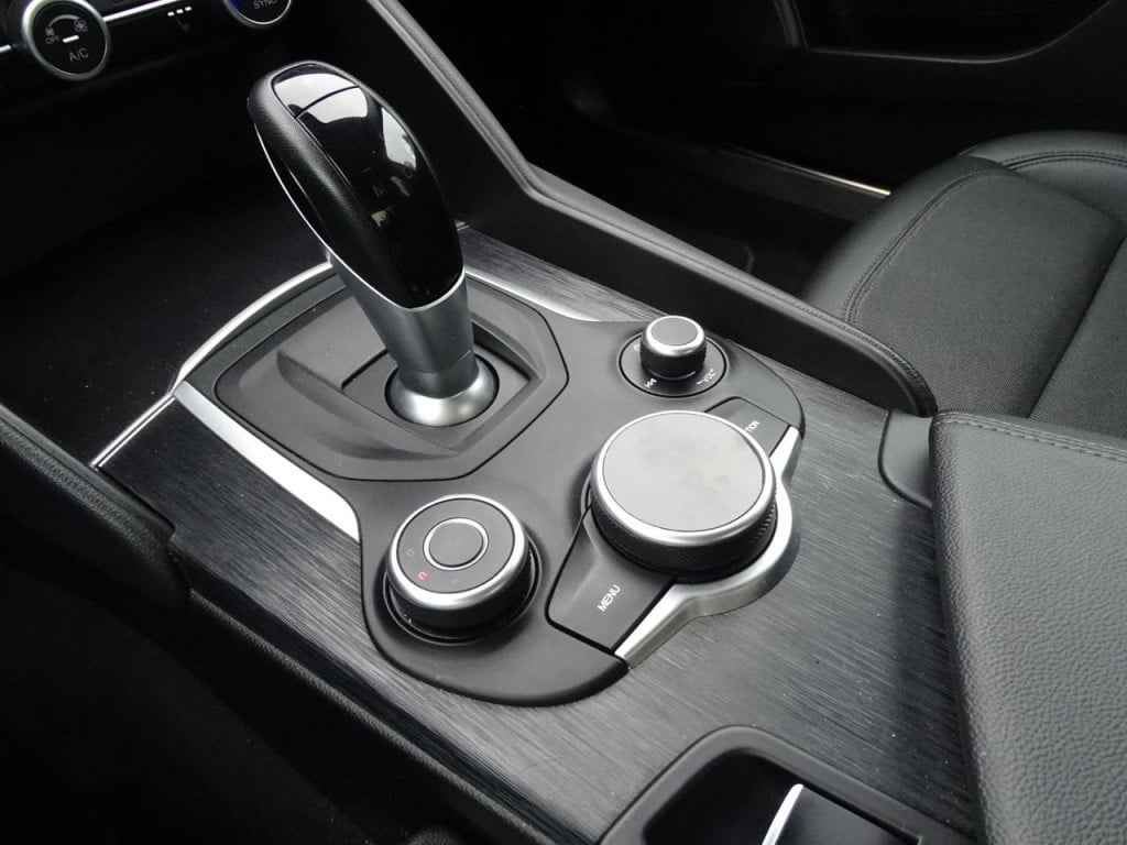 Alfa Romeo Giulia 2.0t b-tech stoel-&stuurwielverwarming | android auto | 1