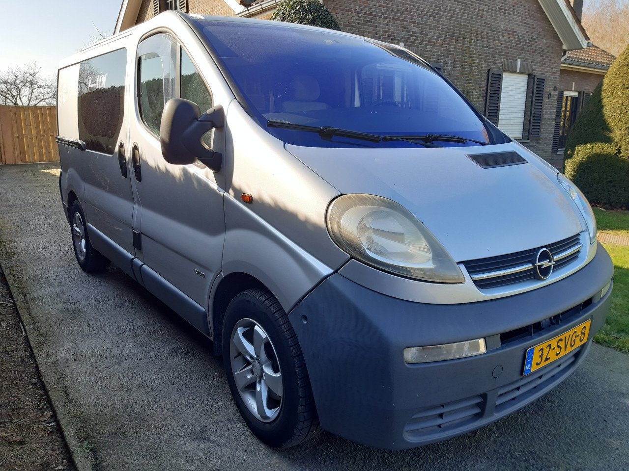 Vivaro kampeerbus