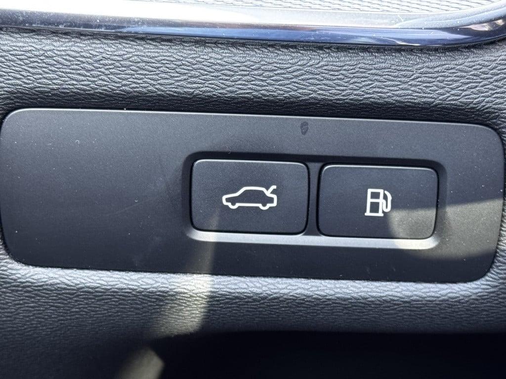 Volvo XC60 2.0 t6 plug-in hybrid awd plus black edition