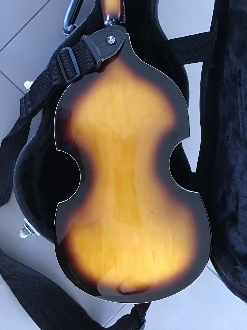 Complete set: Vioolbas en Hartke A70 Kickback combo versterker