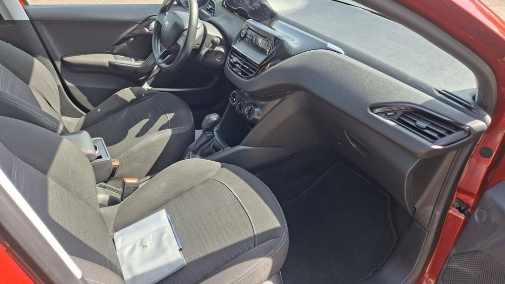 Peugeot 208 1.2 VTI Access 5 deurs bj:2012 airco apk 2027 i.z.g.st