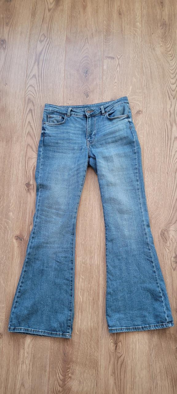 Flared blauwe spijkerbroek C & A maat 40