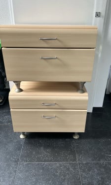 2 nachtkastjes
