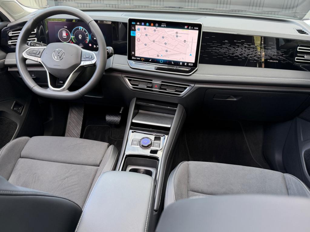 Volkswagen Tiguan 1.5 ehybrid elegance 204pk | trekhaak | 360 camera | pano