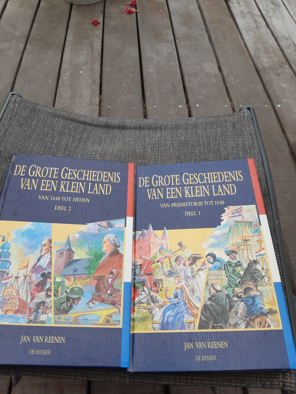 Grote geschiedenis van een klein land door jan van rheenen.